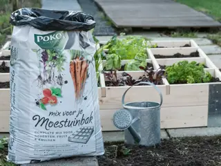 Moestuinbak gratis bij 8 zakken moestuingrond!